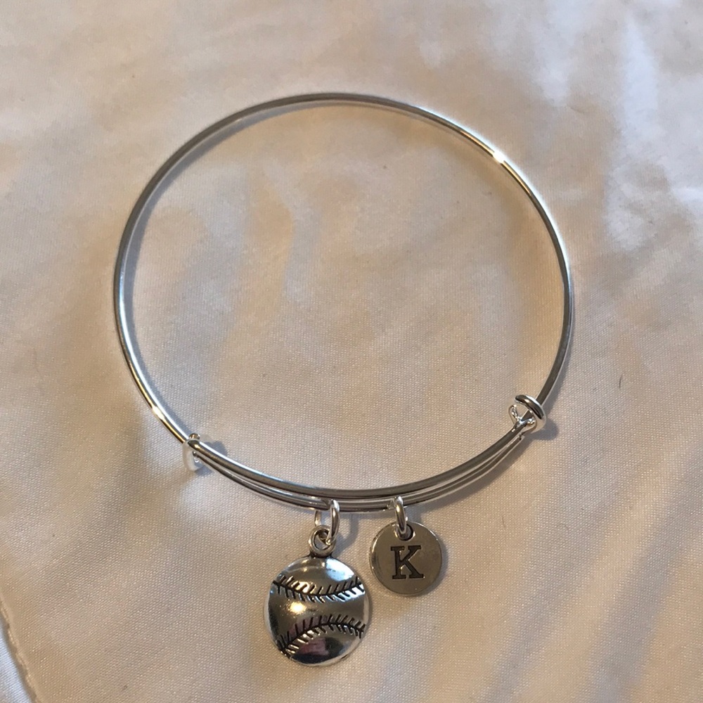 Bangle bracelet
